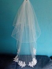 Ivory wedding veil 2 tier knee length scattered pearls lace edge V603