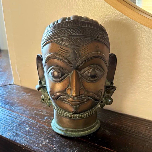 Head shiva - of,