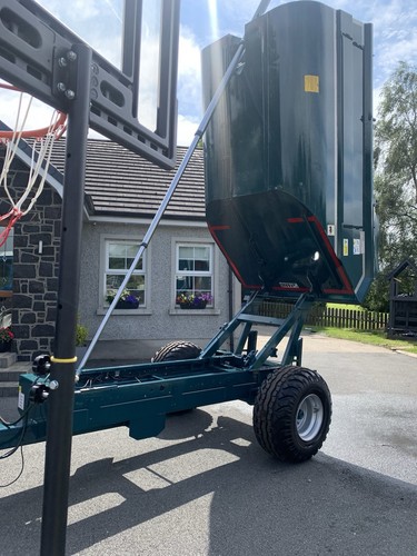Tipping trailer dump - tipping, /grain