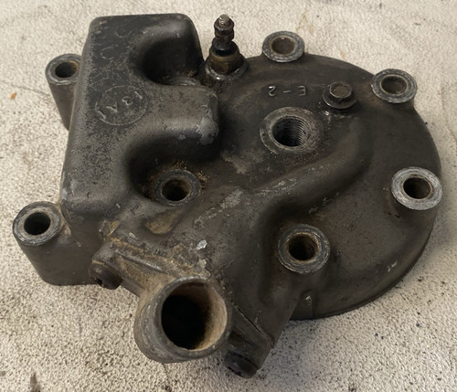Suzuki ts250 cylinder head - cylinder,