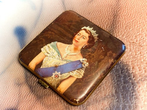 Queen elizabeth gwenda - queen,