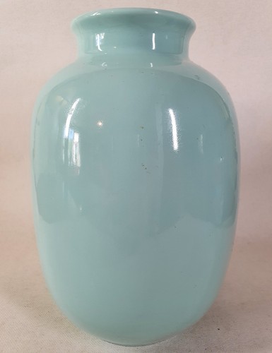 Uncommon vintage poole pottery - uncommon,