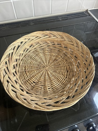 Round shallow wicker basket - wicker,