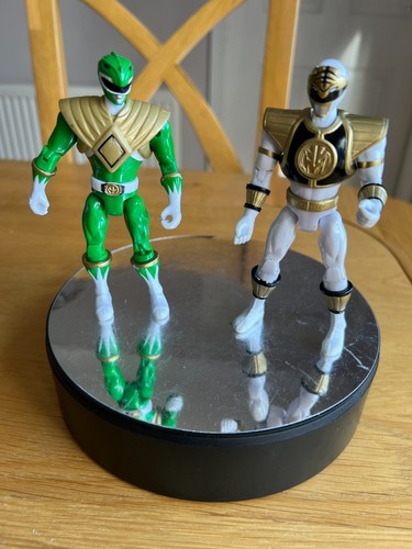 Power ranger mmpr green and - ranger,