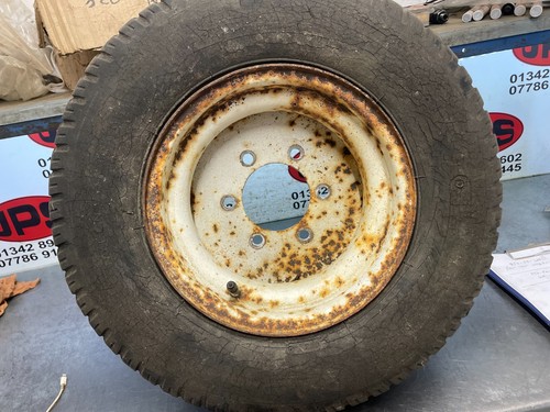Rear stud wheel - rear,