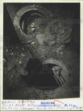 1993 Press Photo Manhole cover