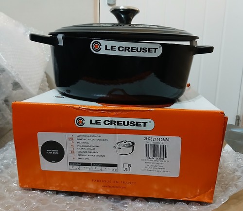 Creuset signature cast - signature, iron