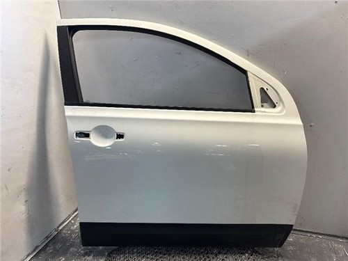 Front right door nissan - right,
