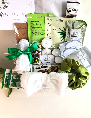 Pamper hamper gift spa box - pamper,