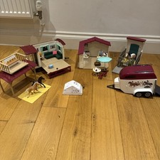 Schleich Caravan Cafe Stable