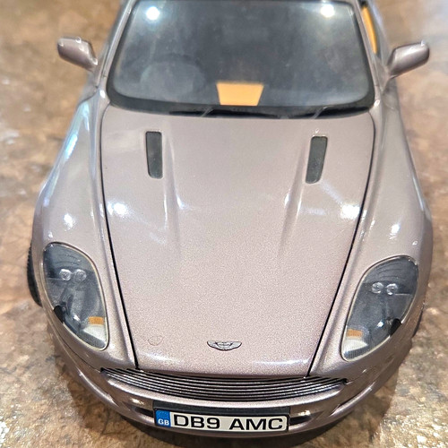 Minichamps aston martin db9 - aston,