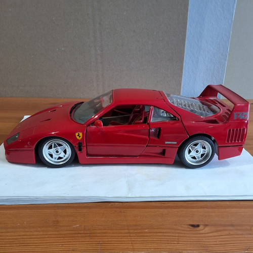 Bburago ferrari f40 1987 - ferrari, 1:18