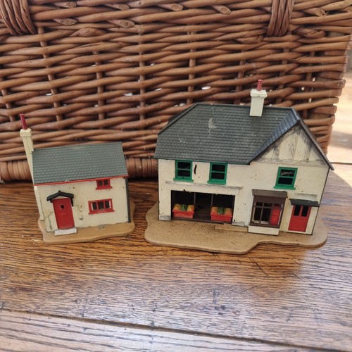 Vintage plastic oo houses - 2,