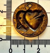 X471:  1909 Edward VII Halfpenny - Skilfully made into a LOVE TOKEN