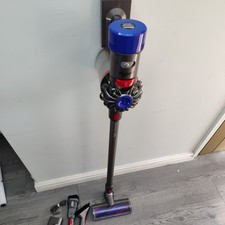DYSON V8 ANIMAL VACUUM CLEANER