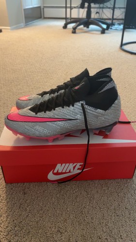 New size men nike - 9.5,