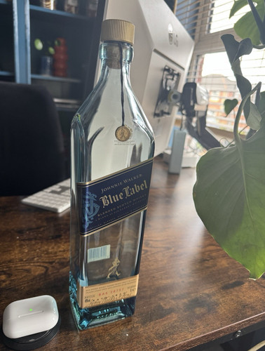 Johnnie walker blue - johnnie,