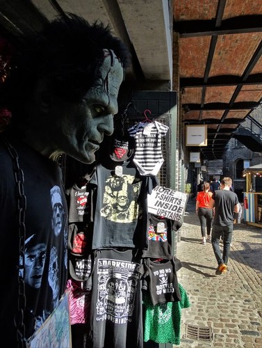 Photo 6x4 camden market scene - photo,