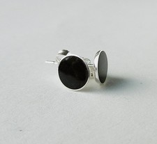 Whitby Jet and Silver 6mm Ear