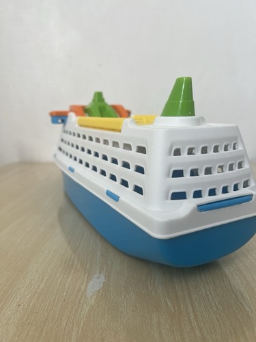 Large basic plastic - toy, cruise