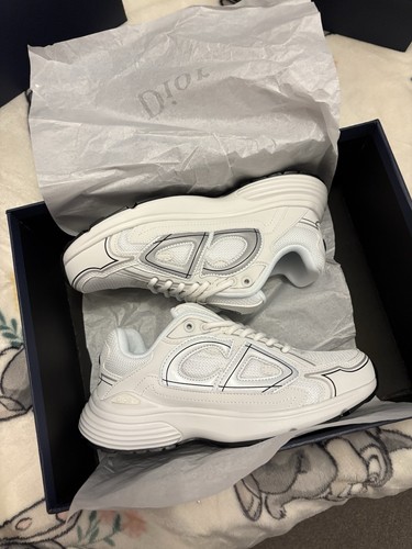 White unisex trainers size - size, 7