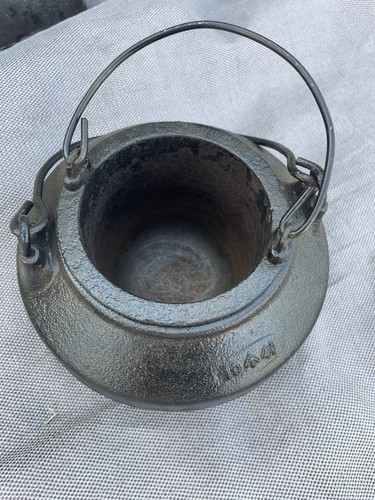 Vintage cast iron glue - glue, pot