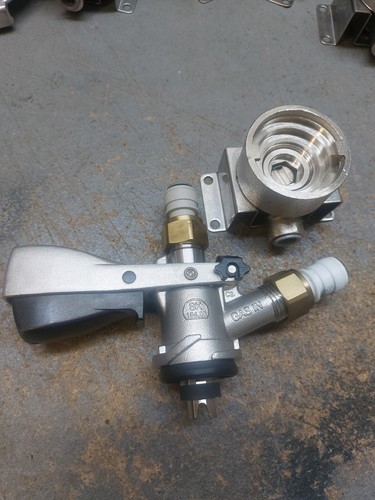 Type keg coupler - , with