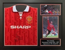 FRAMED ERIC CANTONA MANCHESTER UNITED SIGNED RETRO FOOTBALL SHIRT SEE PROOF COA