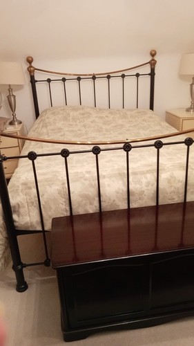 Antique style brass metal bed - brass,