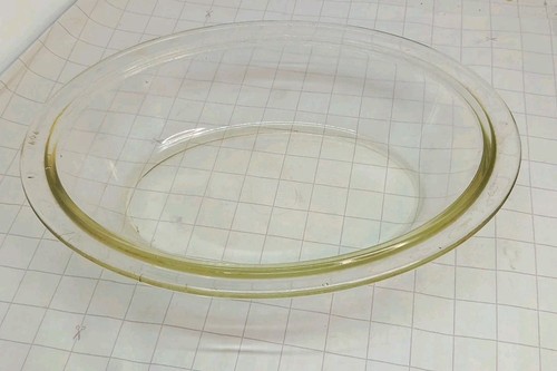 Pyrex glass oval dish - 9",