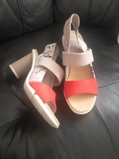 Womens CLARKS sandals Sz 3.5D Suede Leather Orange/cream Round 3" Heels Stylish