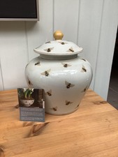 indiajane ceramic ginger jar bumbleBee design