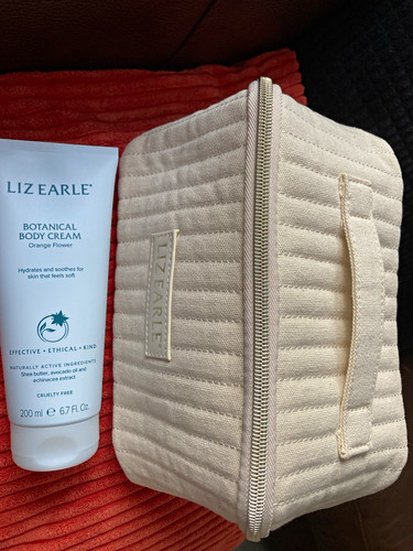 Liz earle botanical - liz, cream