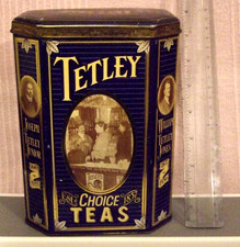 COLLECTIBLE "VINTAGE" TEA TIN
