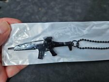 METAL REPLICA XM8 U.S. MILITARY ASSAULT RIFLE MACHINE GUN NECKLACE UK SELLER