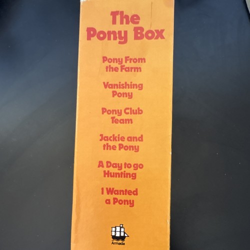 Armada the pony box - the, paperback