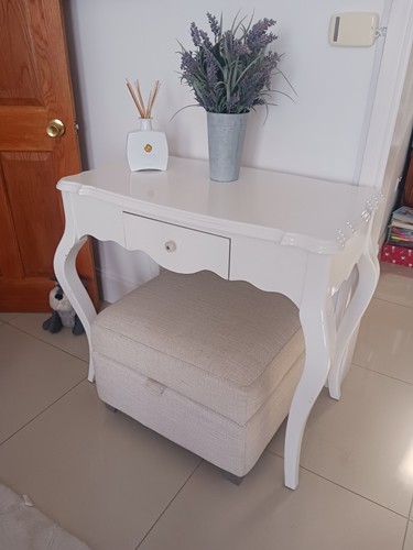 Beautiful make table - beautiful, make-up