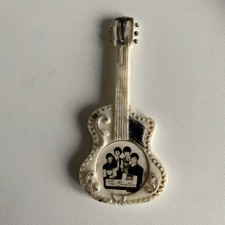 An original BEATLES 1963 GUITAR BROOCH/PIN ornament Rare Find memorabilia 