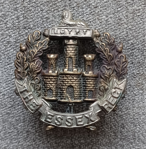 British army cap badge - ww,
