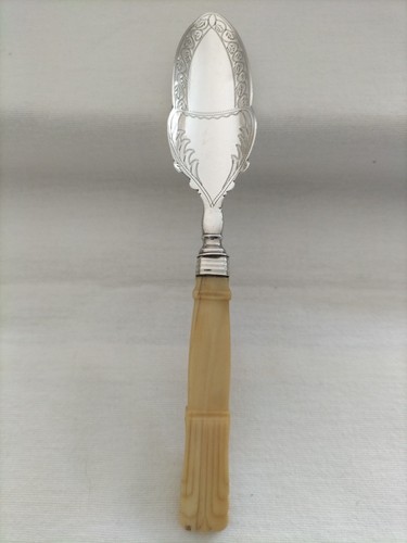 Georgian silver cheese scoop - georgian,
