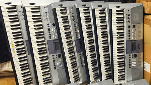 Yamaha keyboard psr e413 - keyboard,