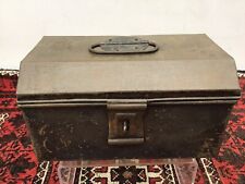 ANTIQUE METAL BOX / DEED BOX WITH HANDLE & REGISTERED DESIGN LOZENGE, DATED 1882