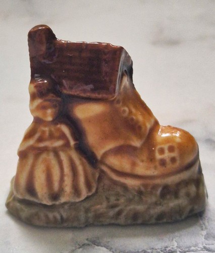 Wade whimsies old woman lived - wade,