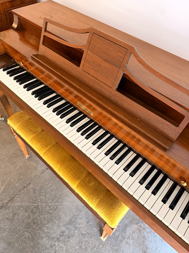 Baldwin upright piano key - upright,