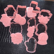7Pcs festive Novelty Xmas Biscuits Cookie shapes Cutters Mould various features 
