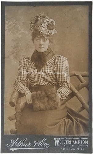 Cdv pretty lady with - pretty, check