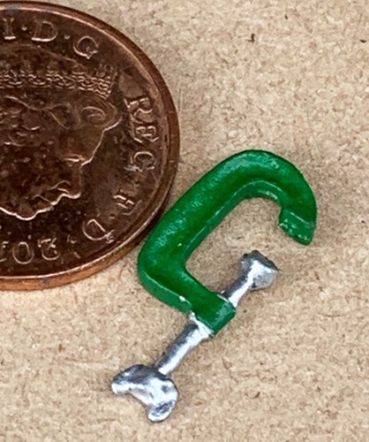 Dolls house clamp green - g,