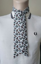 WHITE PAISLEY NECK TIE SCARF