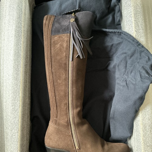 Fairfax favor brown suede - &,