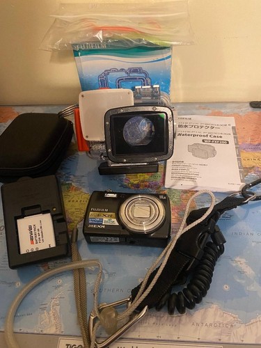Underwater camera housing - underwater, and